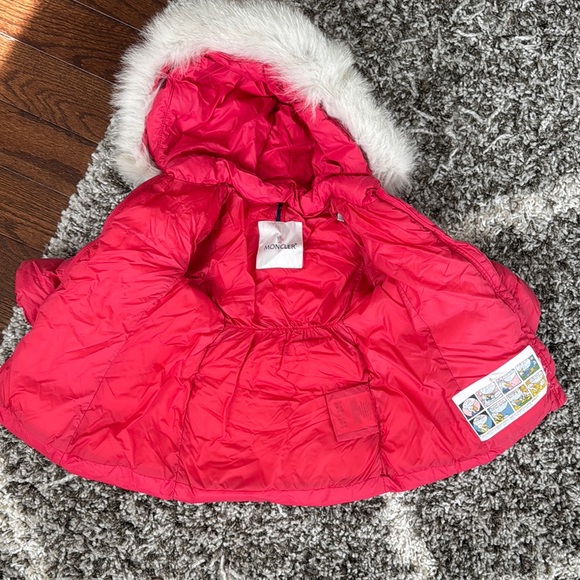 Girls in a very good condition jacket 12-18 month girls with fur hood - Picture 2 of 5